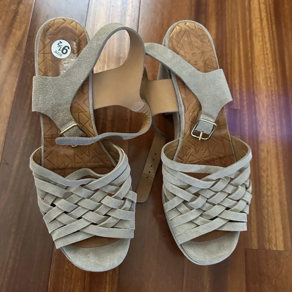 Chie Mihara Gray Woven Sandals